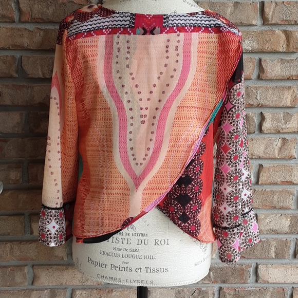 Patrons of Peace 3/4 sleeve boho style top. - Picture 10 of 10